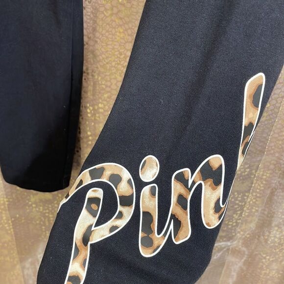 PINK Victoria’s Secret high waisted black/white leopard logo leggings, size M - Picture 3 of 6